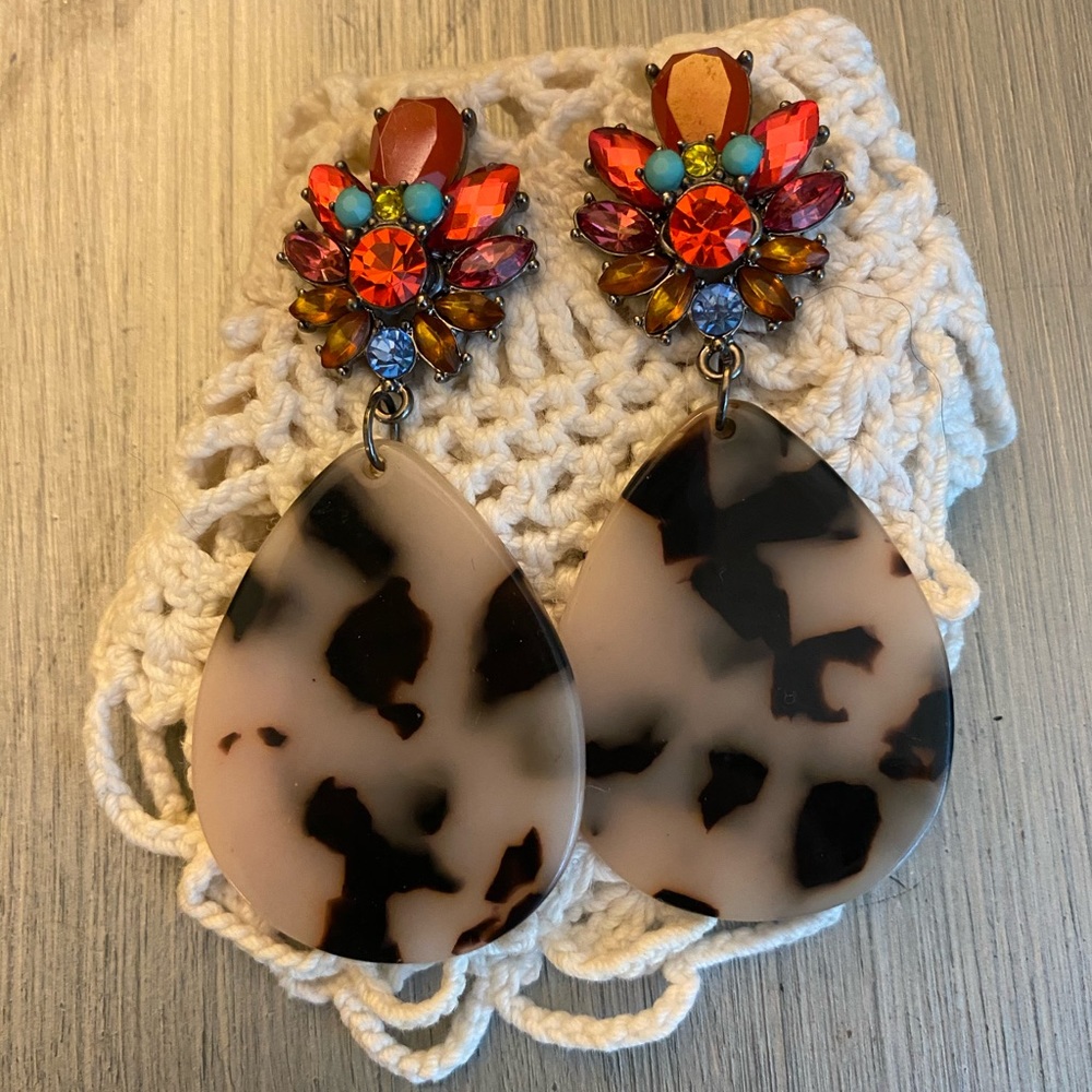 Express earrings
